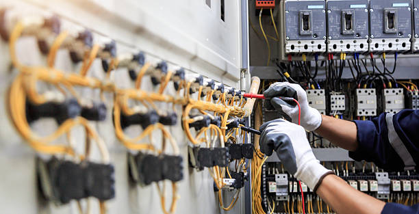 Professional Electrician technician working in Linthicum, MD